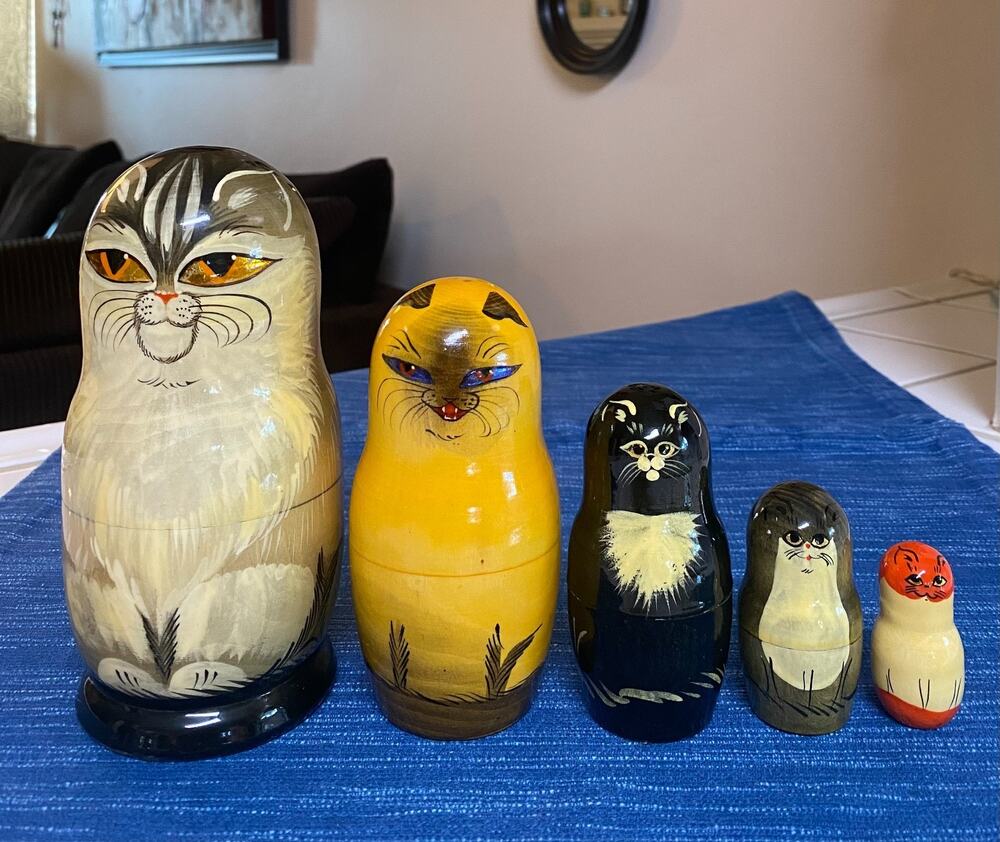 Russian Cat Nesting Dolls Wooden Multicolor 5 Piece Vtg Wood Russia Cats 102B